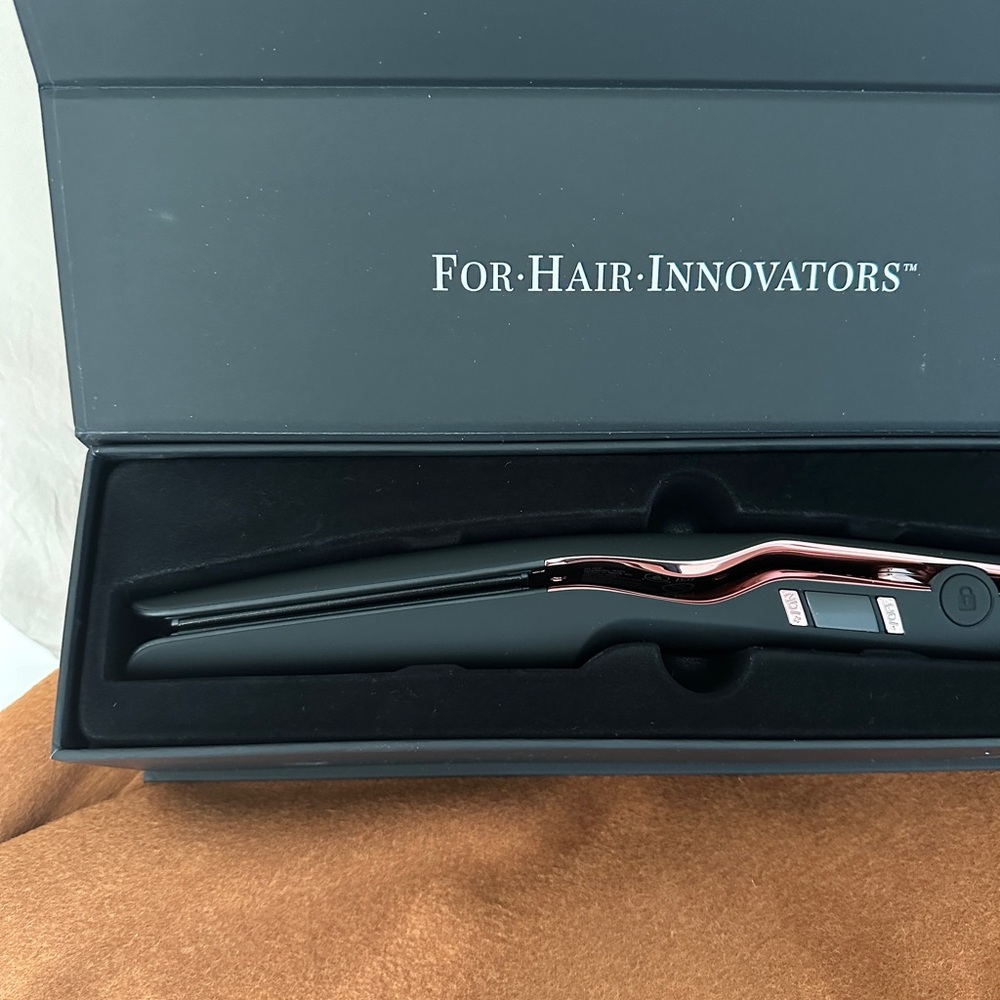 BRAND NEW FHI The Curve Pro 1” Black and Rose Gold Hair Straightener